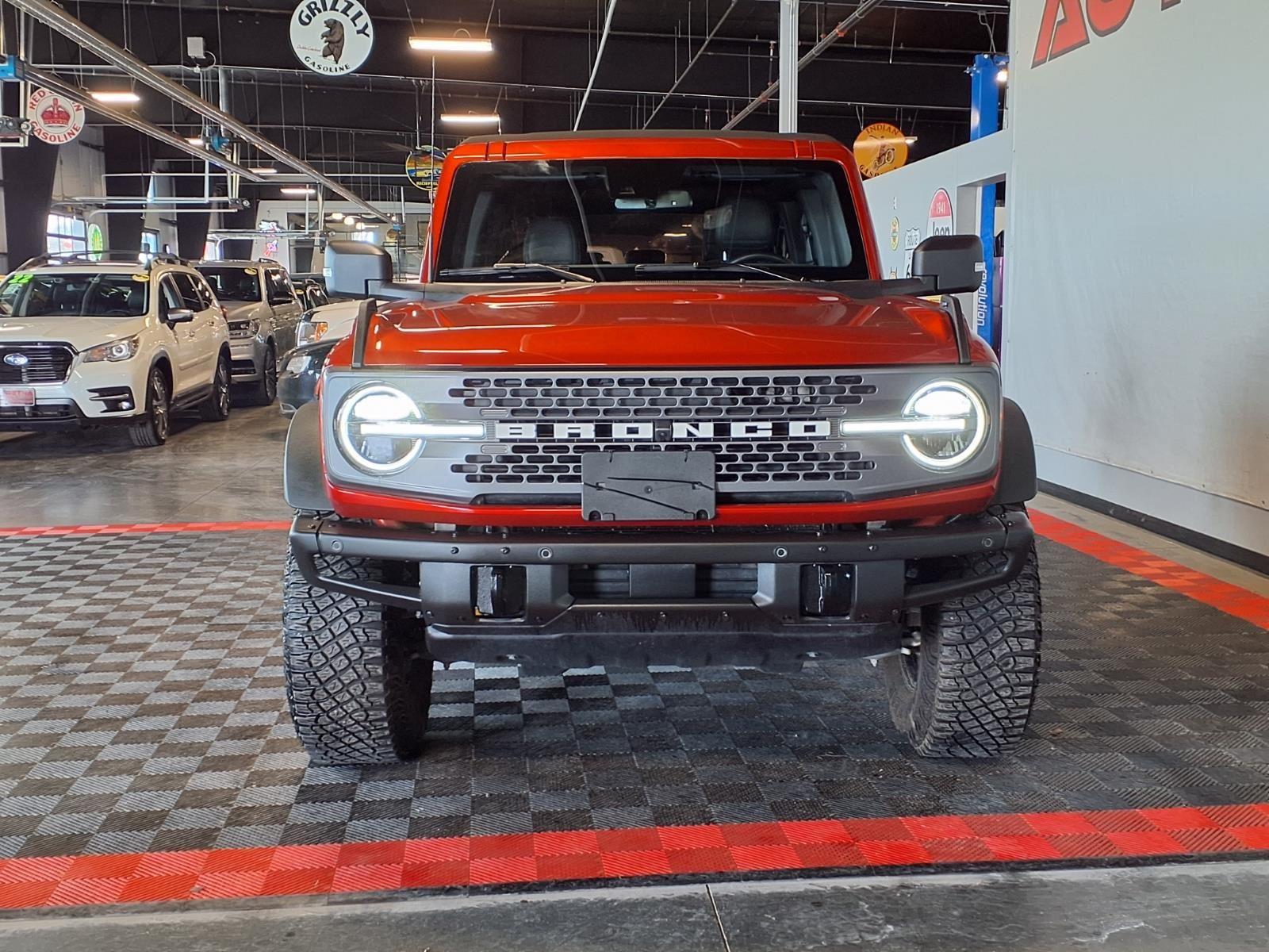 2022 Ford Bronco Badlands - Hot Pepper Red Metallic Tinted Clearcoat exterior view 2