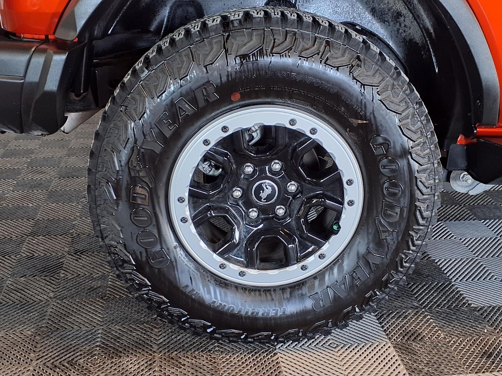 2022 Ford Bronco Badlands - Hot Pepper Red Metallic Tinted Clearcoat exterior view 8