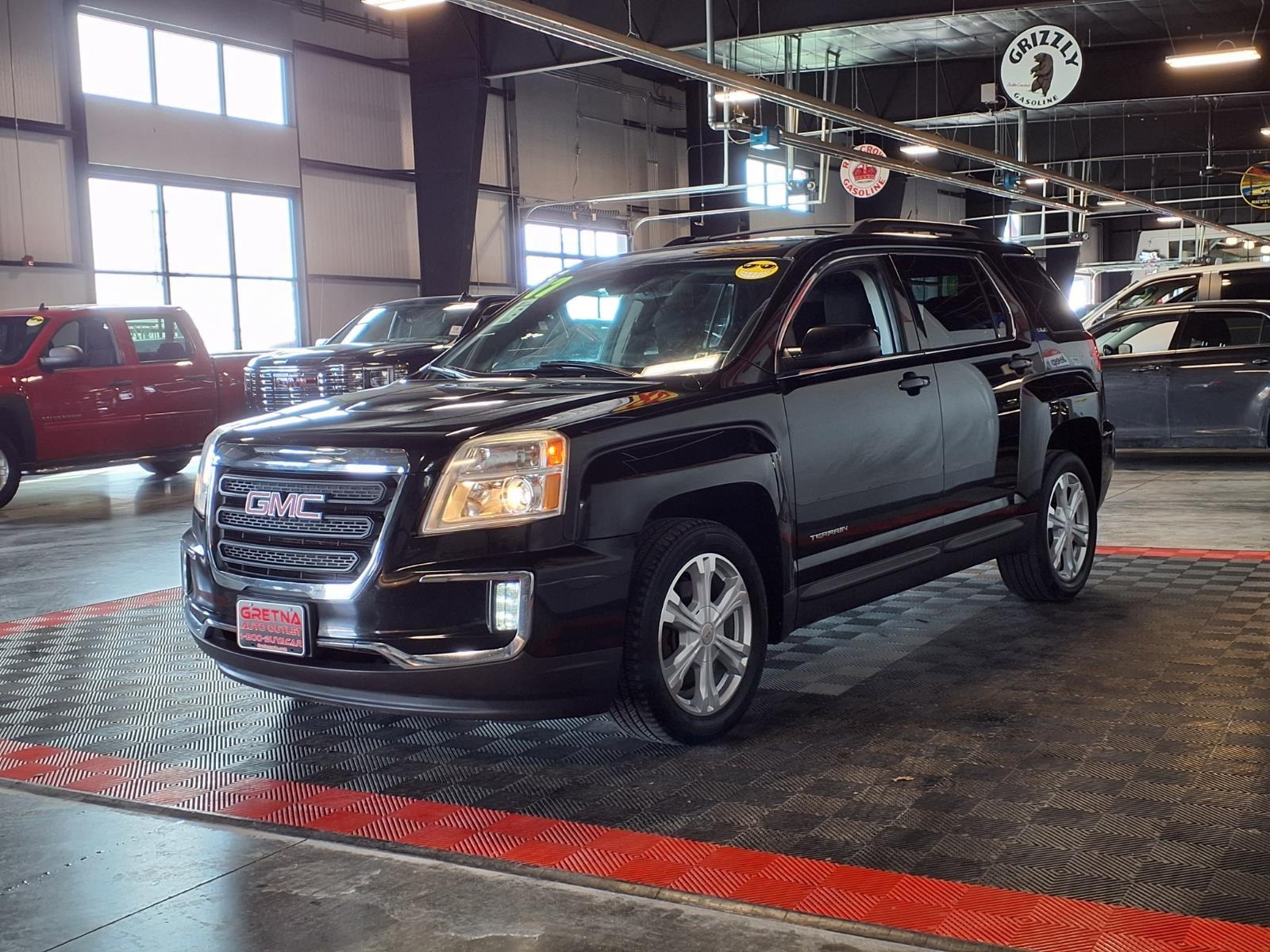 2017 GMC Terrain SLE - Ebony Twilight Metallic exterior view 3