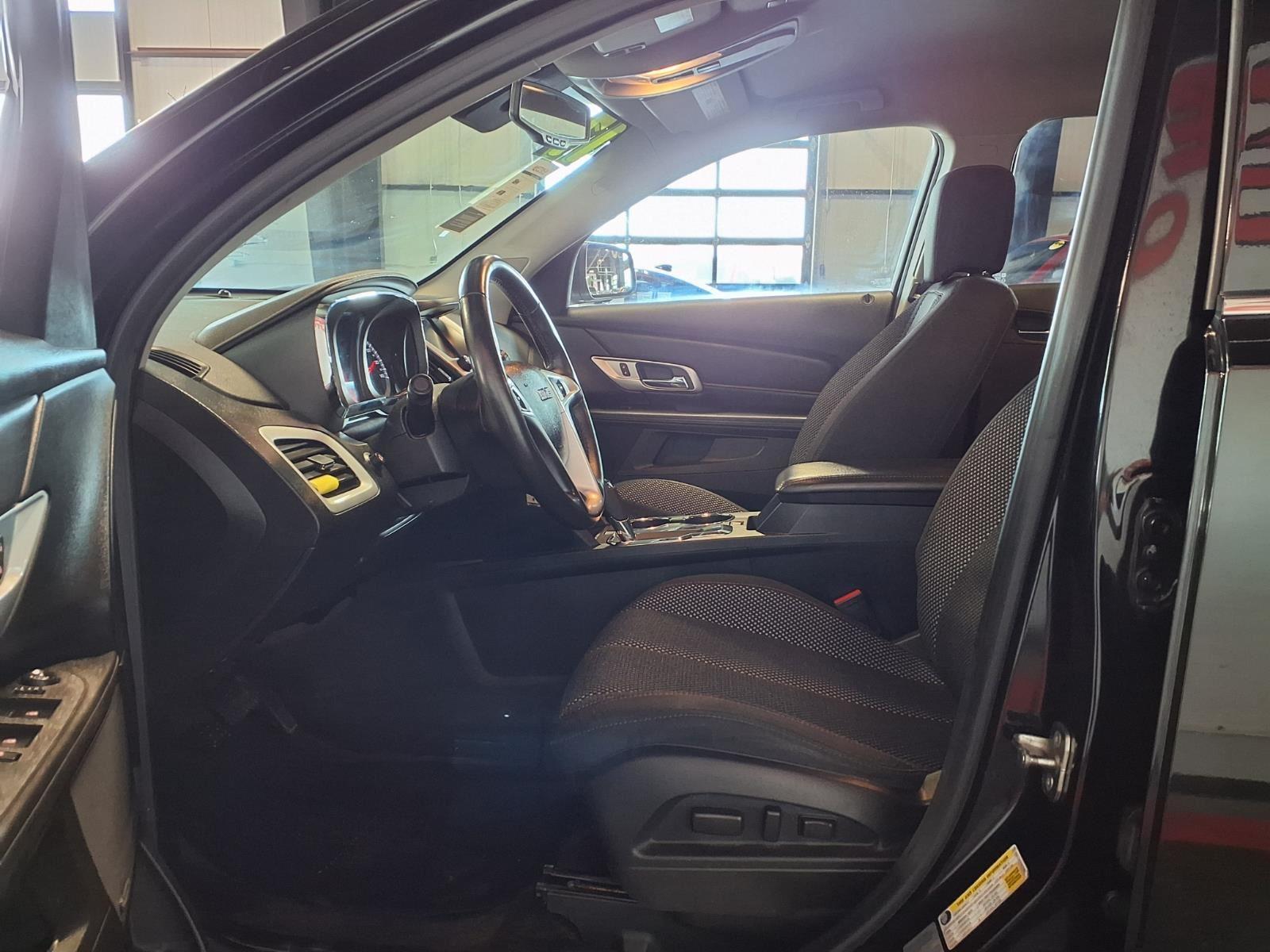 2017 GMC Terrain SLE - Ebony Twilight Metallic exterior view 14