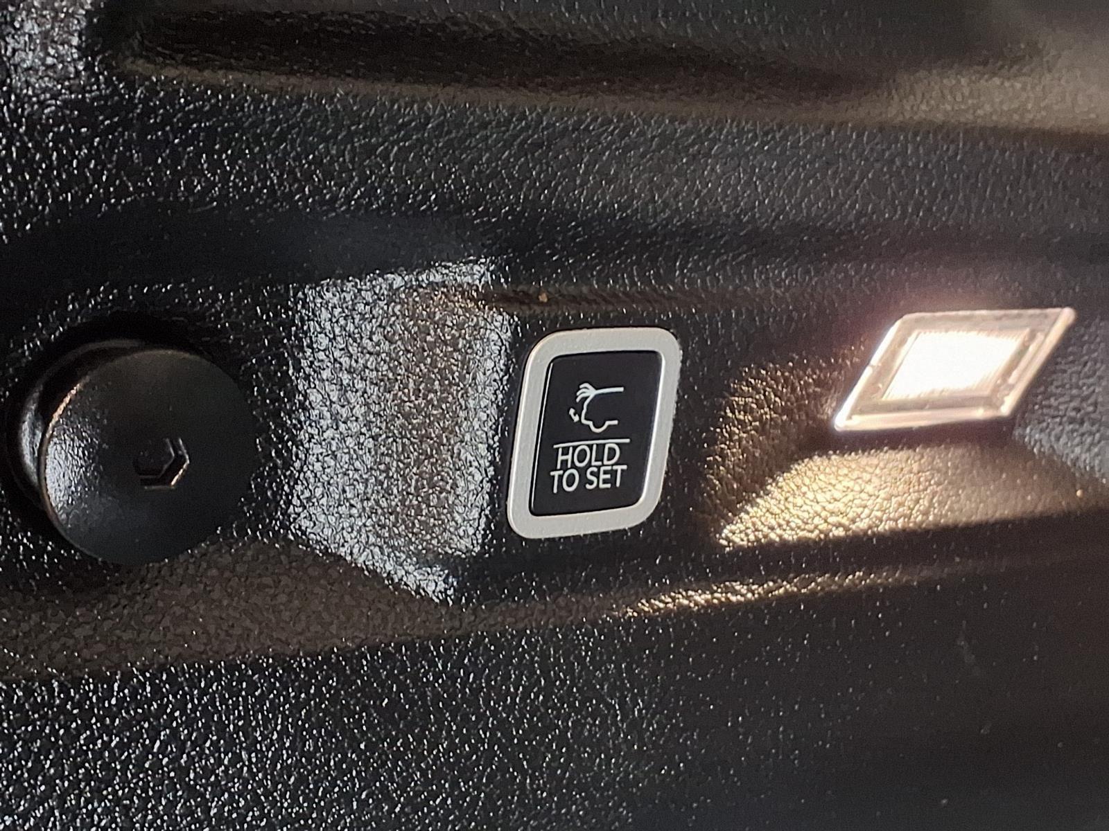 2021 Jeep Grand Cherokee L Limited - Diamond Black Crystal Pearlcoat exterior view 7