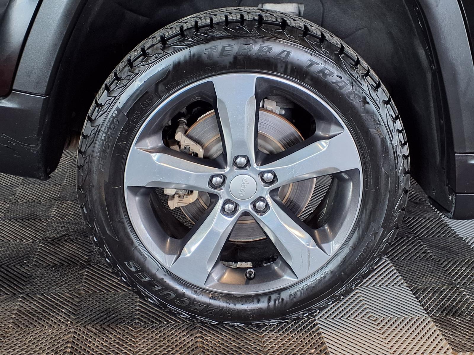 2021 Jeep Grand Cherokee L Limited - Diamond Black Crystal Pearlcoat exterior view 9