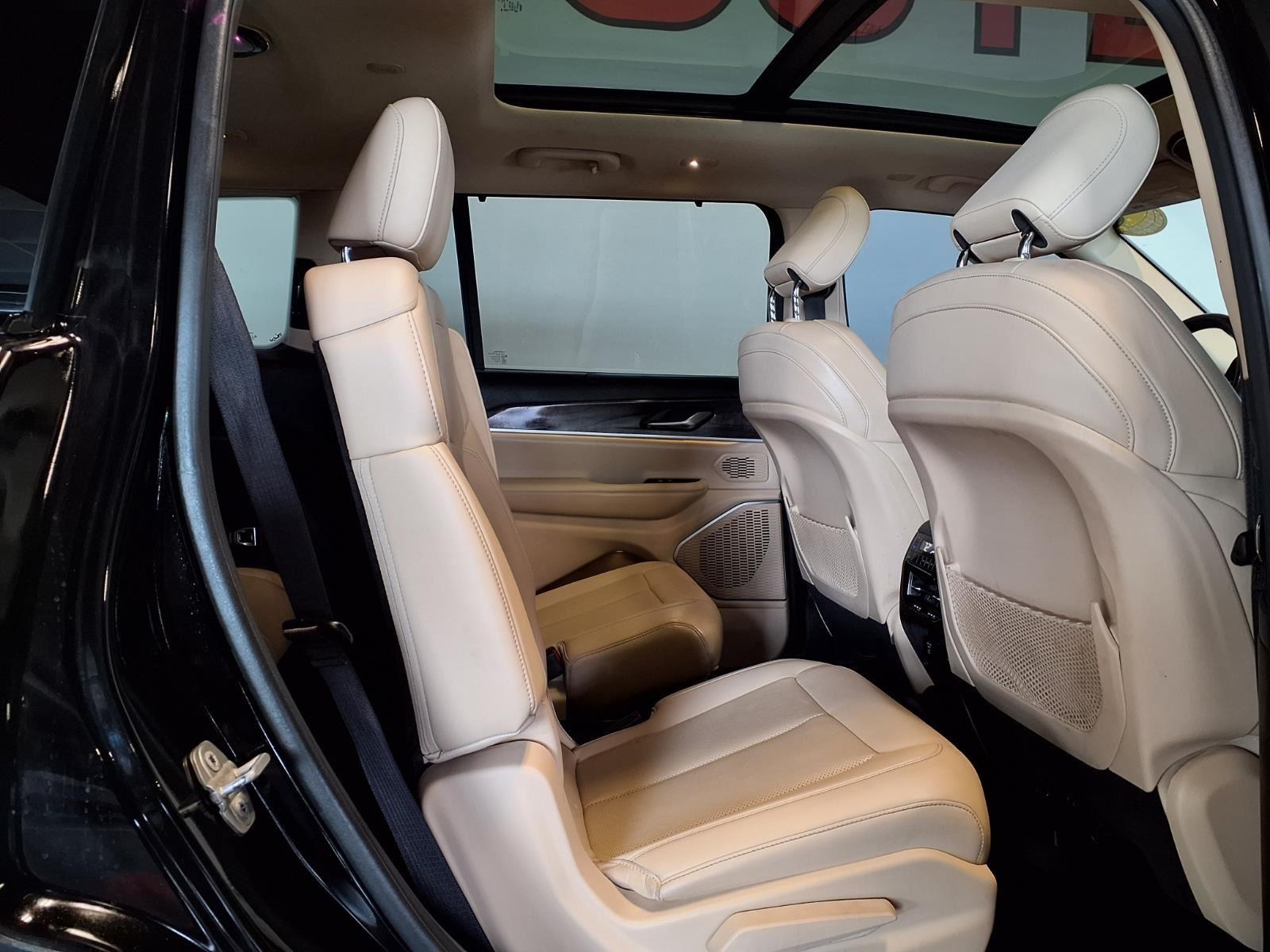 2021 Jeep Grand Cherokee L Limited - Diamond Black Crystal Pearlcoat exterior view 12