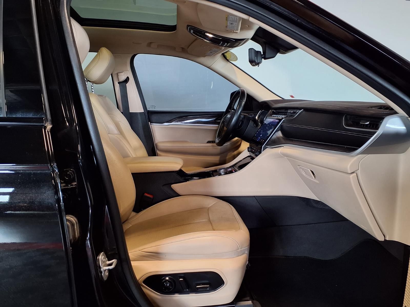 2021 Jeep Grand Cherokee L Limited - Diamond Black Crystal Pearlcoat exterior view 14