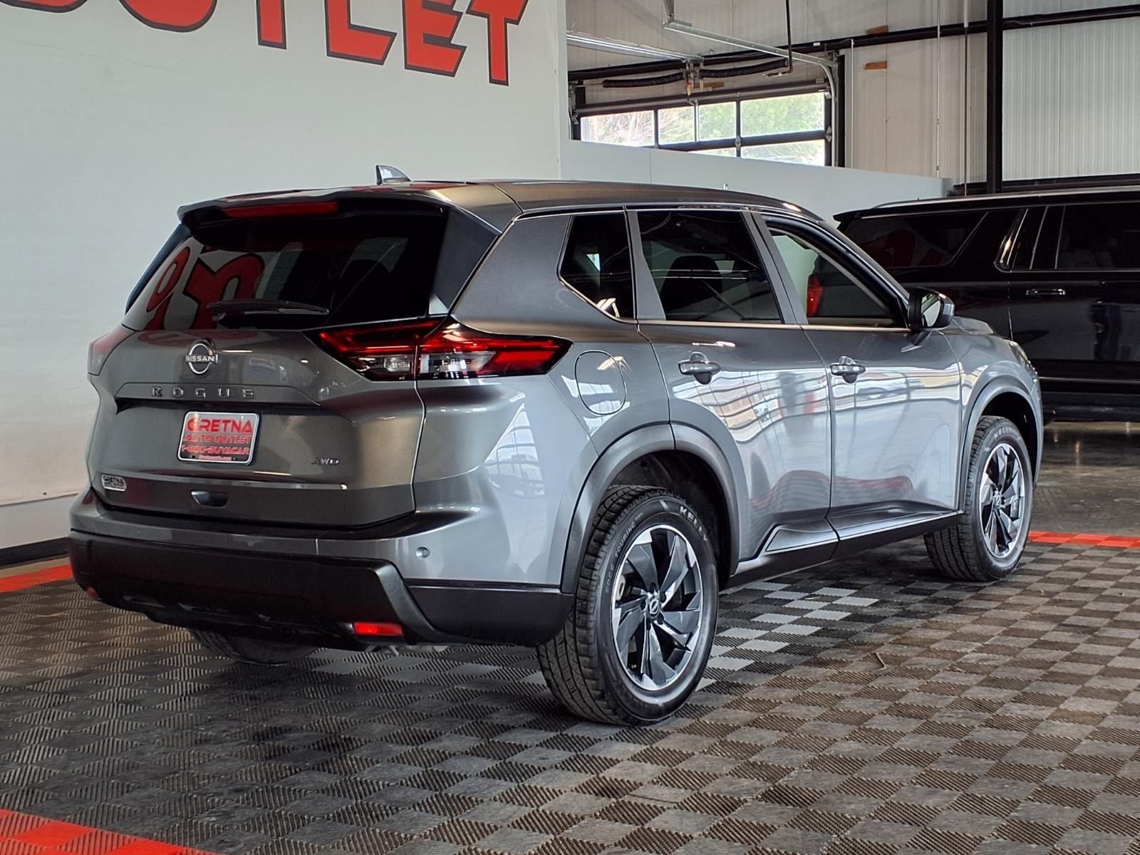 2025 Nissan Rogue SV - Gun Metallic exterior view 8