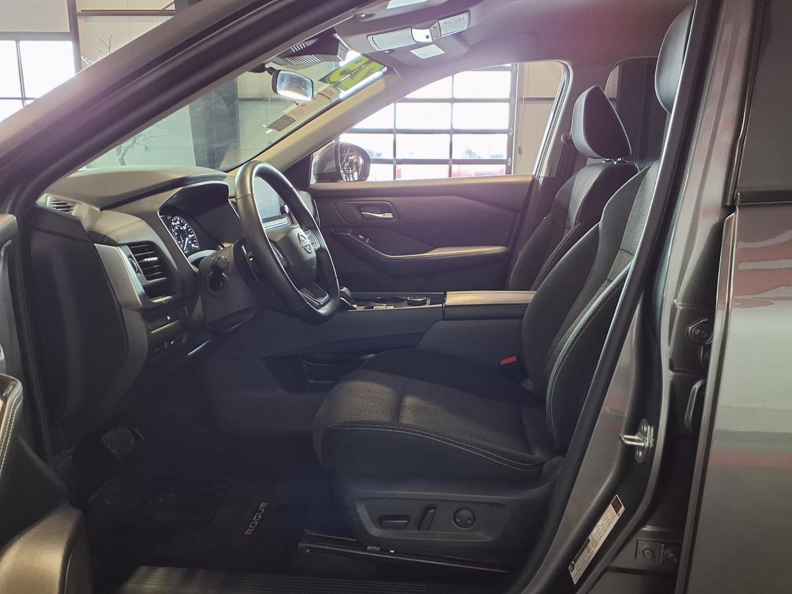 2025 Nissan Rogue SV - Gun Metallic exterior view 19