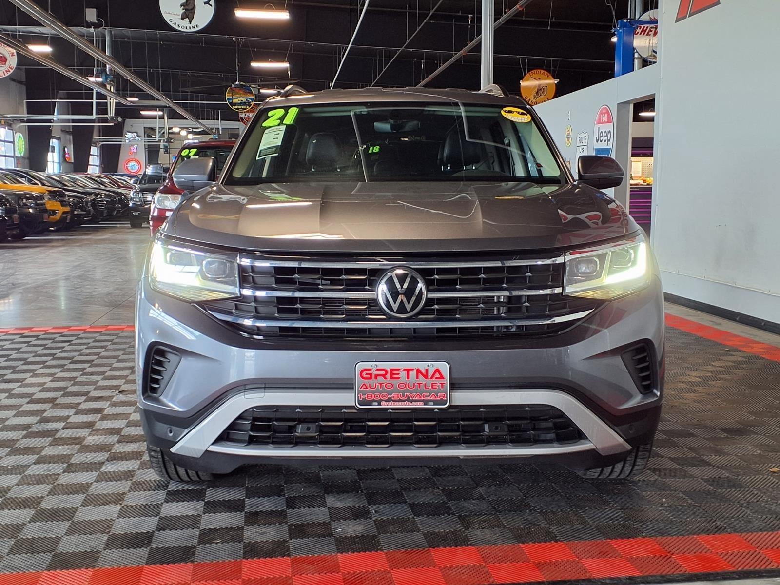 2021 Volkswagen Atlas 3.6L V6 SE w/Technology - Platinum Gray Metallic exterior view 2