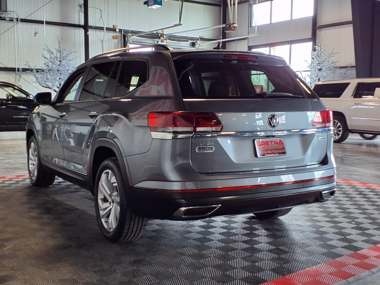 2021 Volkswagen Atlas 3.6L V6 SE w/Technology - Platinum Gray Metallic exterior view 4