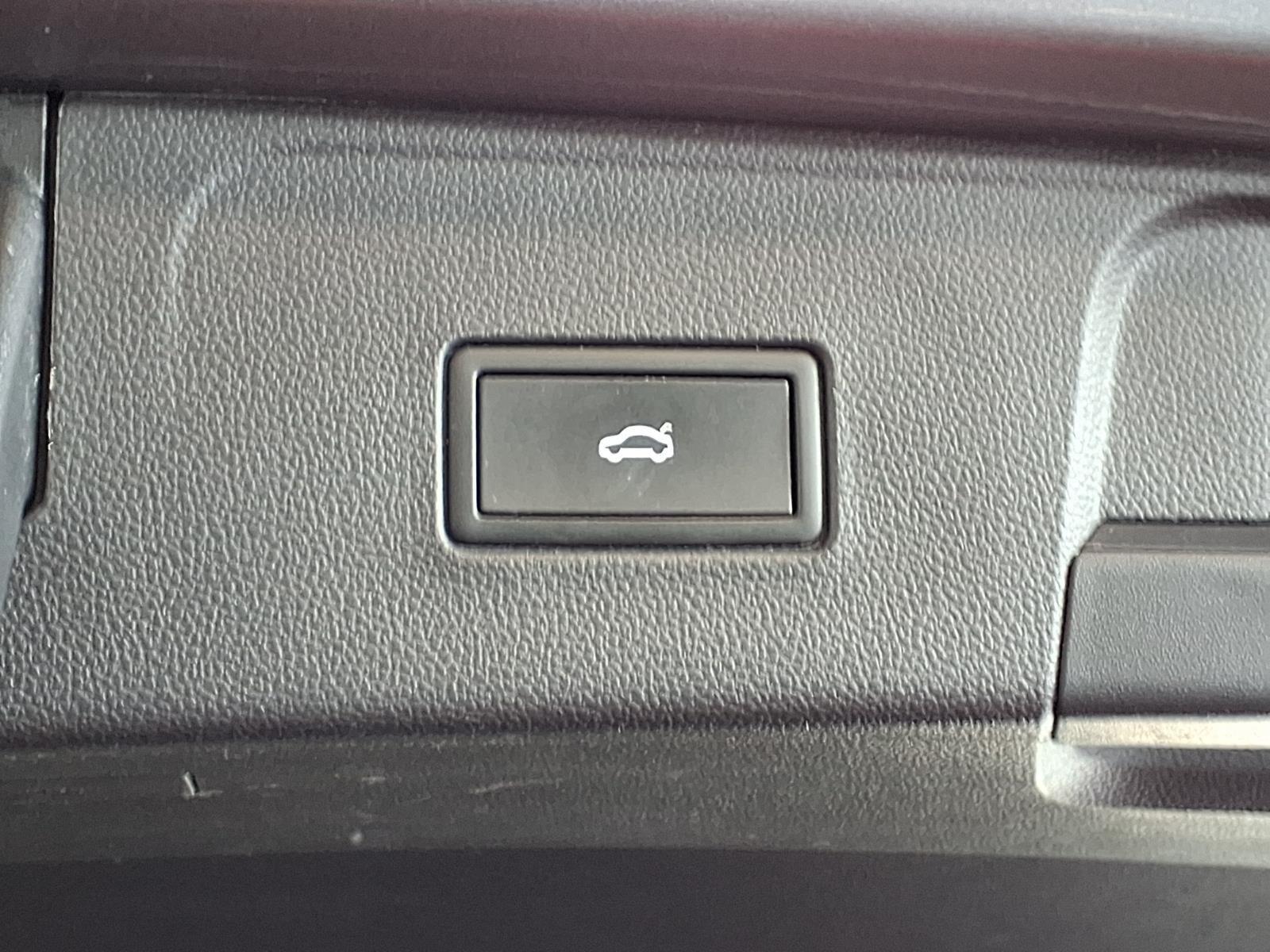 2021 Volkswagen Atlas 3.6L V6 SE w/Technology - Platinum Gray Metallic exterior view 7