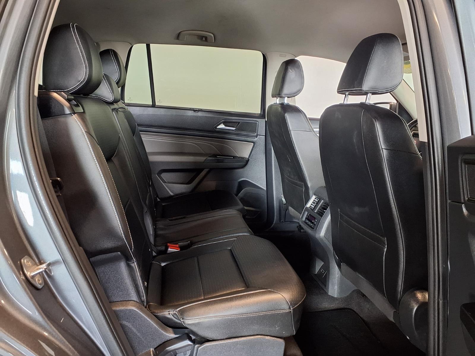 2021 Volkswagen Atlas 3.6L V6 SE w/Technology - Platinum Gray Metallic exterior view 9