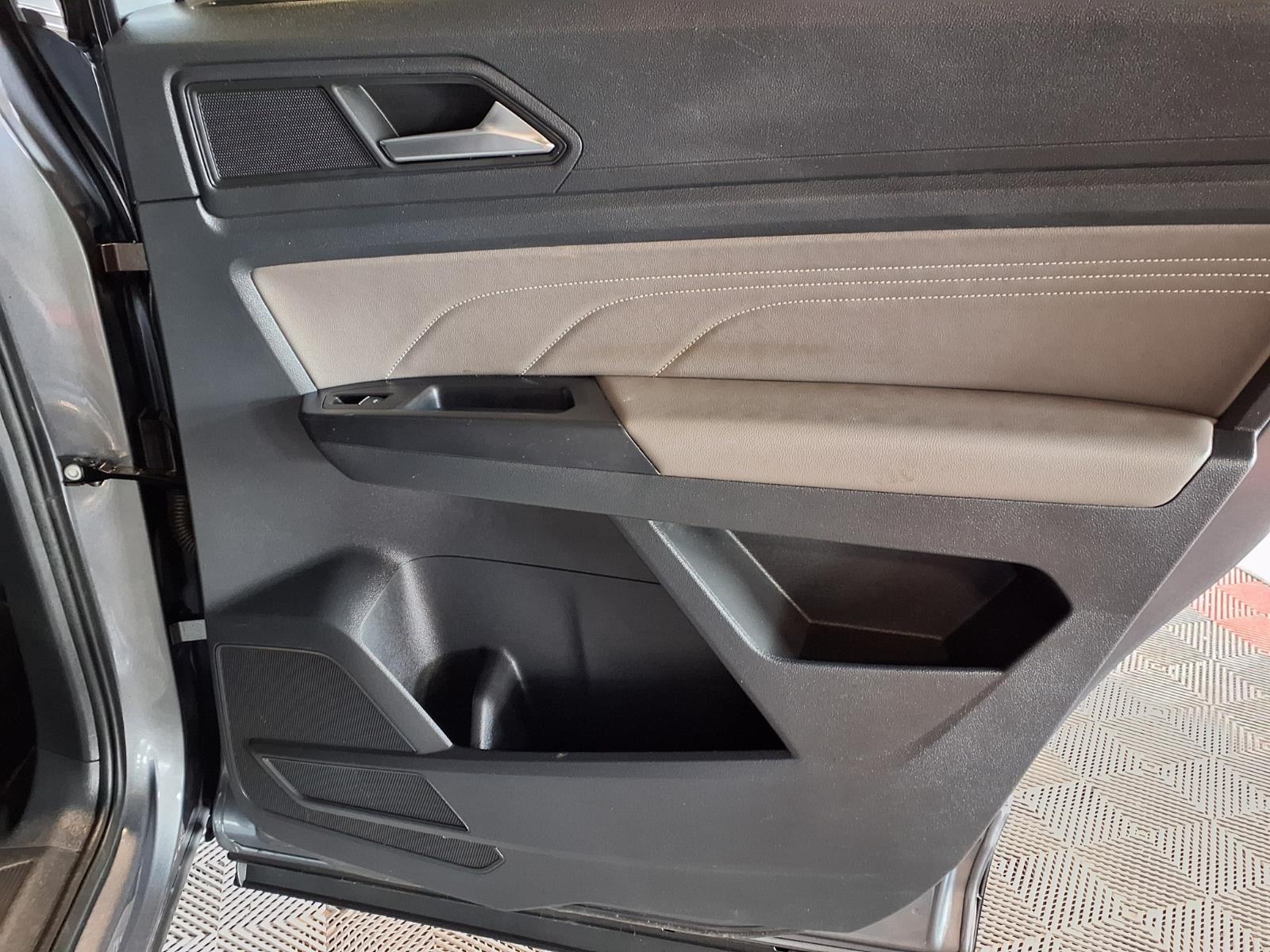 2021 Volkswagen Atlas 3.6L V6 SE w/Technology - Platinum Gray Metallic exterior view 10