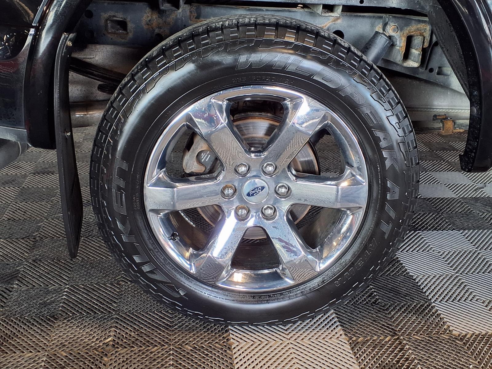 2018 Ford F-150 LARIAT - Shadow Black exterior view 8