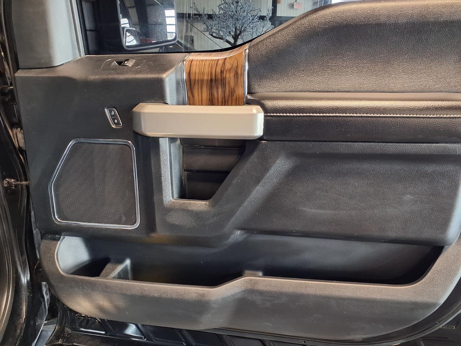 2018 Ford F-150 LARIAT - Shadow Black exterior view 12