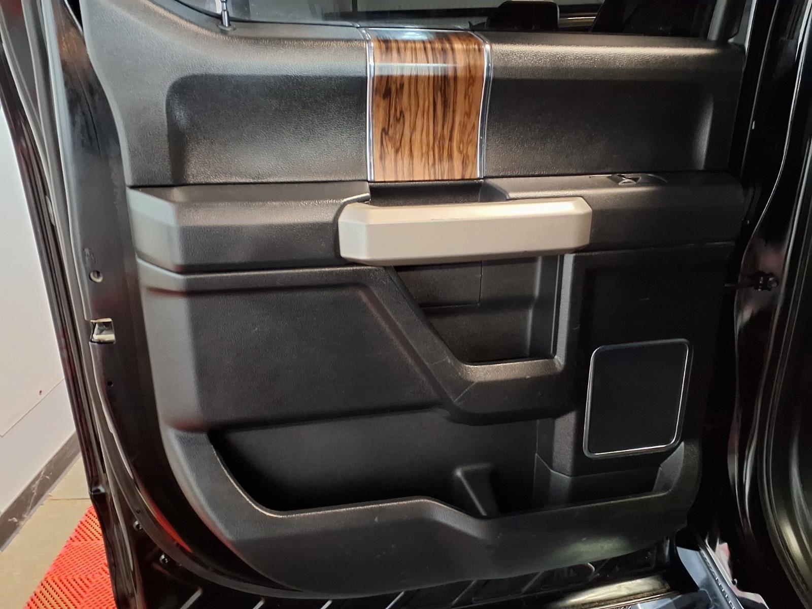 2018 Ford F-150 LARIAT - Shadow Black exterior view 14