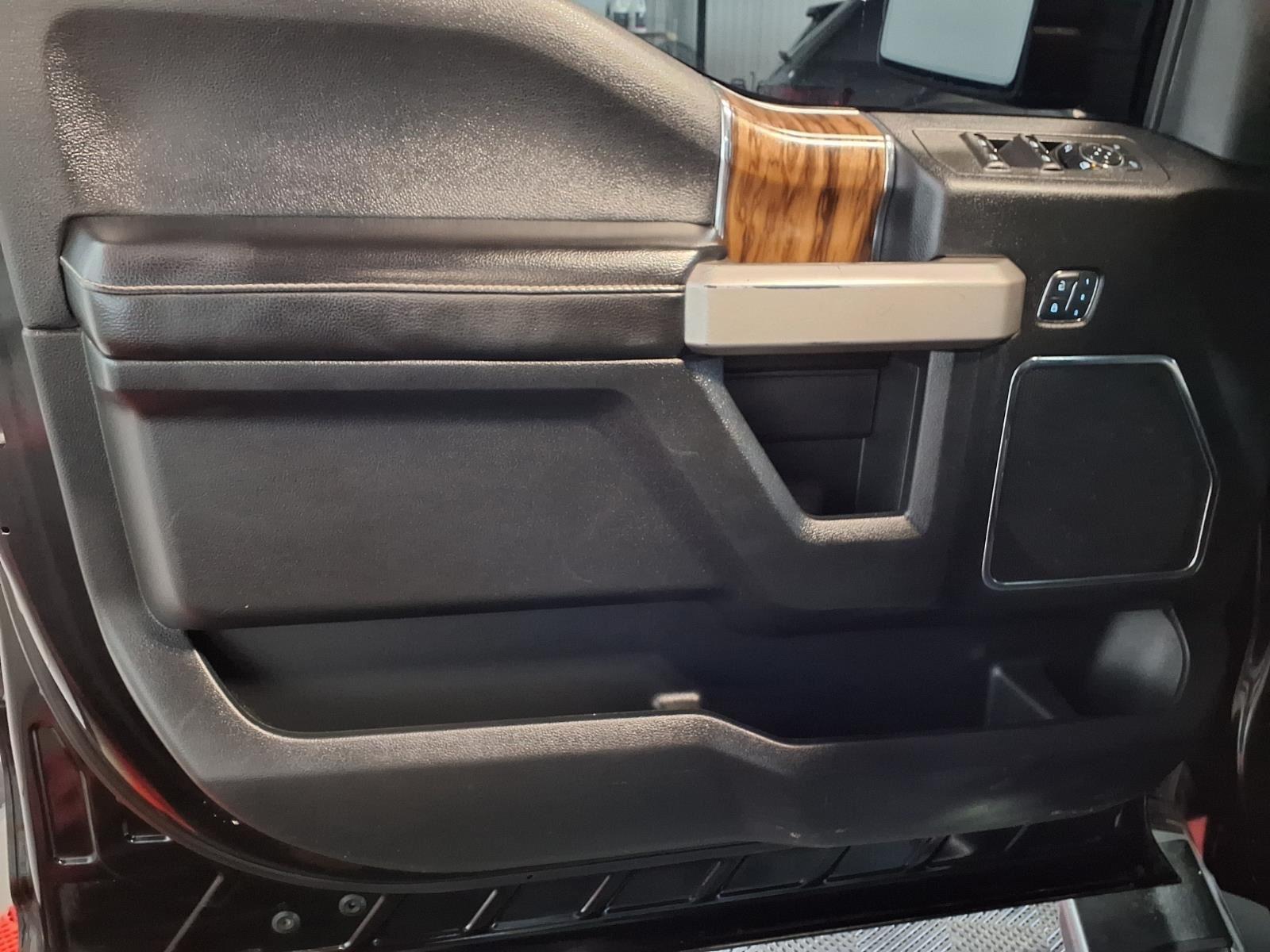 2018 Ford F-150 LARIAT - Shadow Black exterior view 16