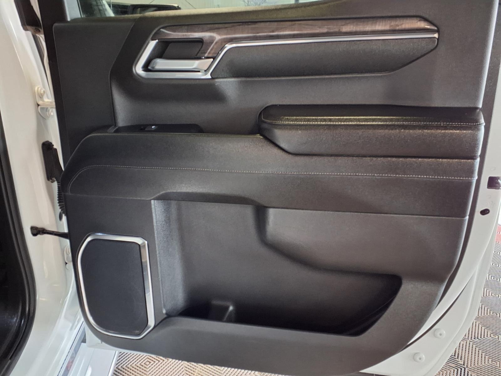 2024 Chevrolet Silverado 1500 LTZ - Summit White exterior view 9