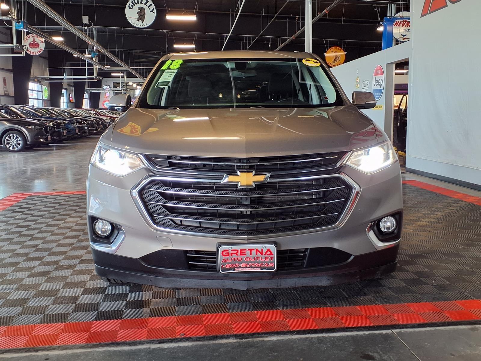 2018 Chevrolet Traverse LT Cloth - Pepperdust Metallic exterior view 2
