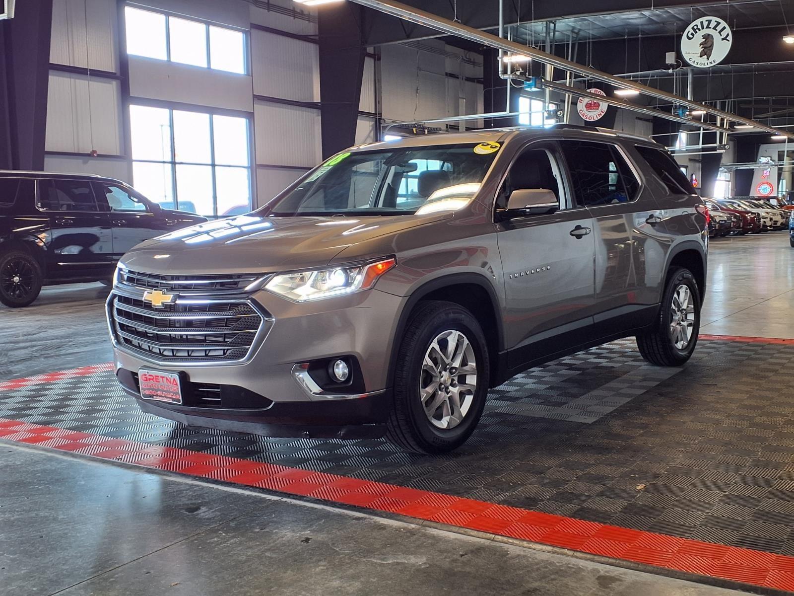 2018 Chevrolet Traverse LT Cloth - Pepperdust Metallic exterior view 3