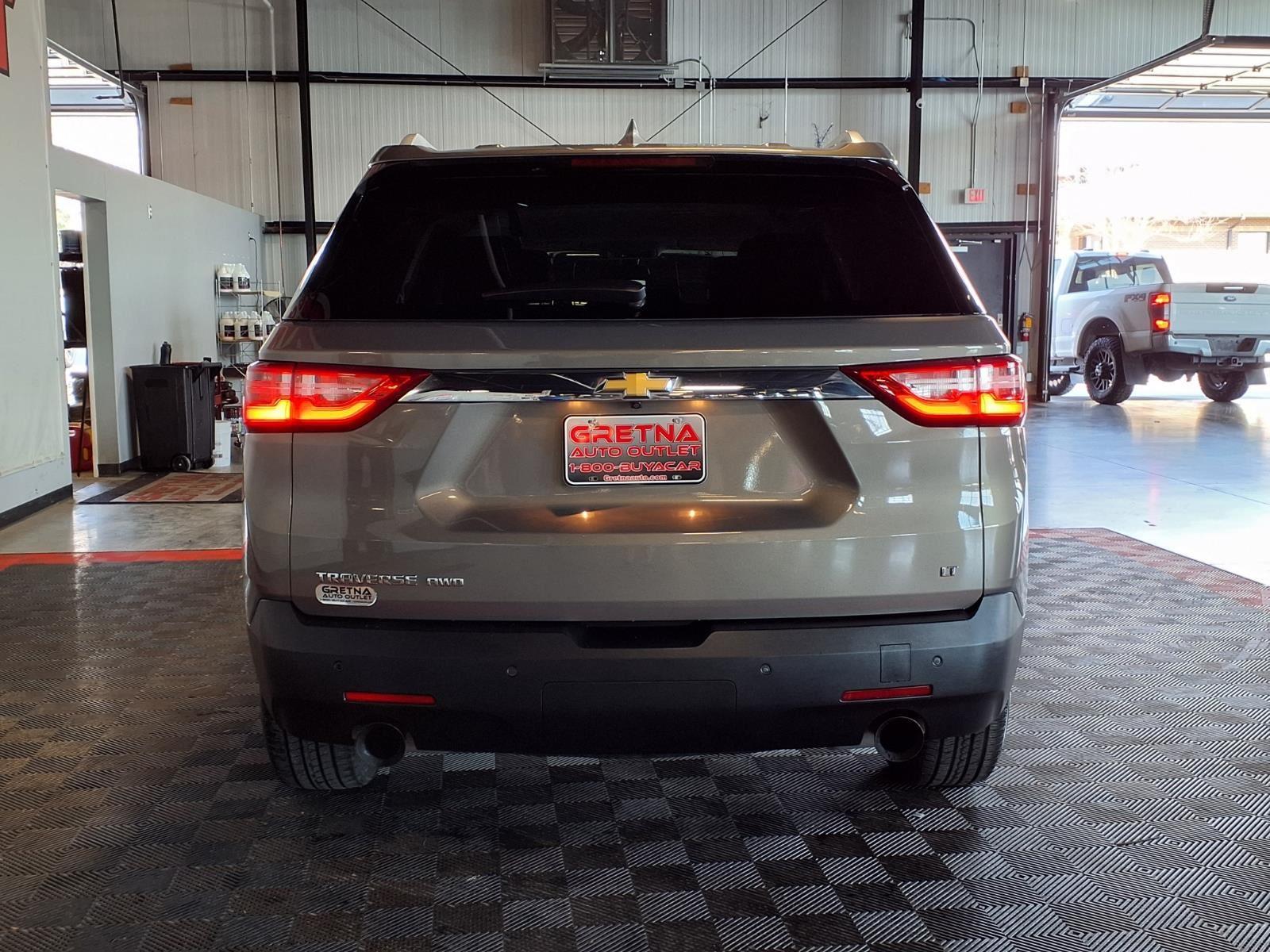 2018 Chevrolet Traverse LT Cloth - Pepperdust Metallic exterior view 5