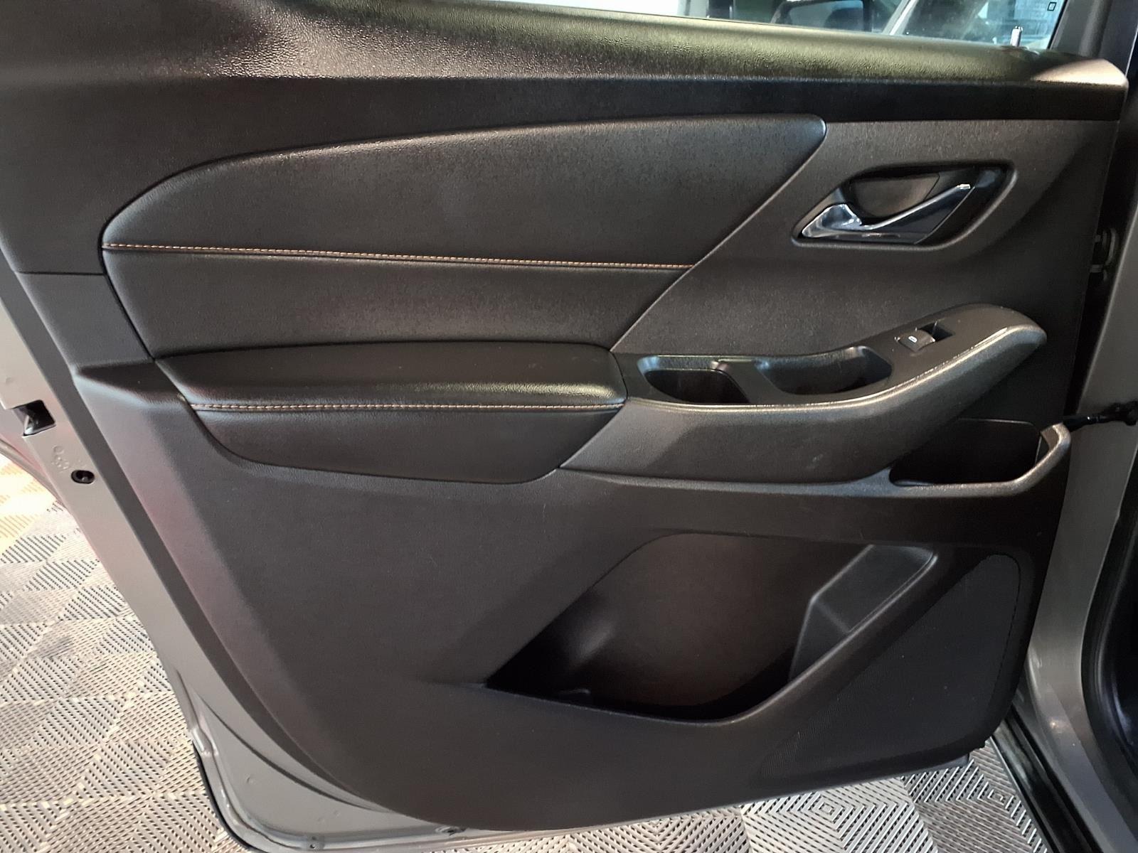 2018 Chevrolet Traverse LT Cloth - Pepperdust Metallic exterior view 17