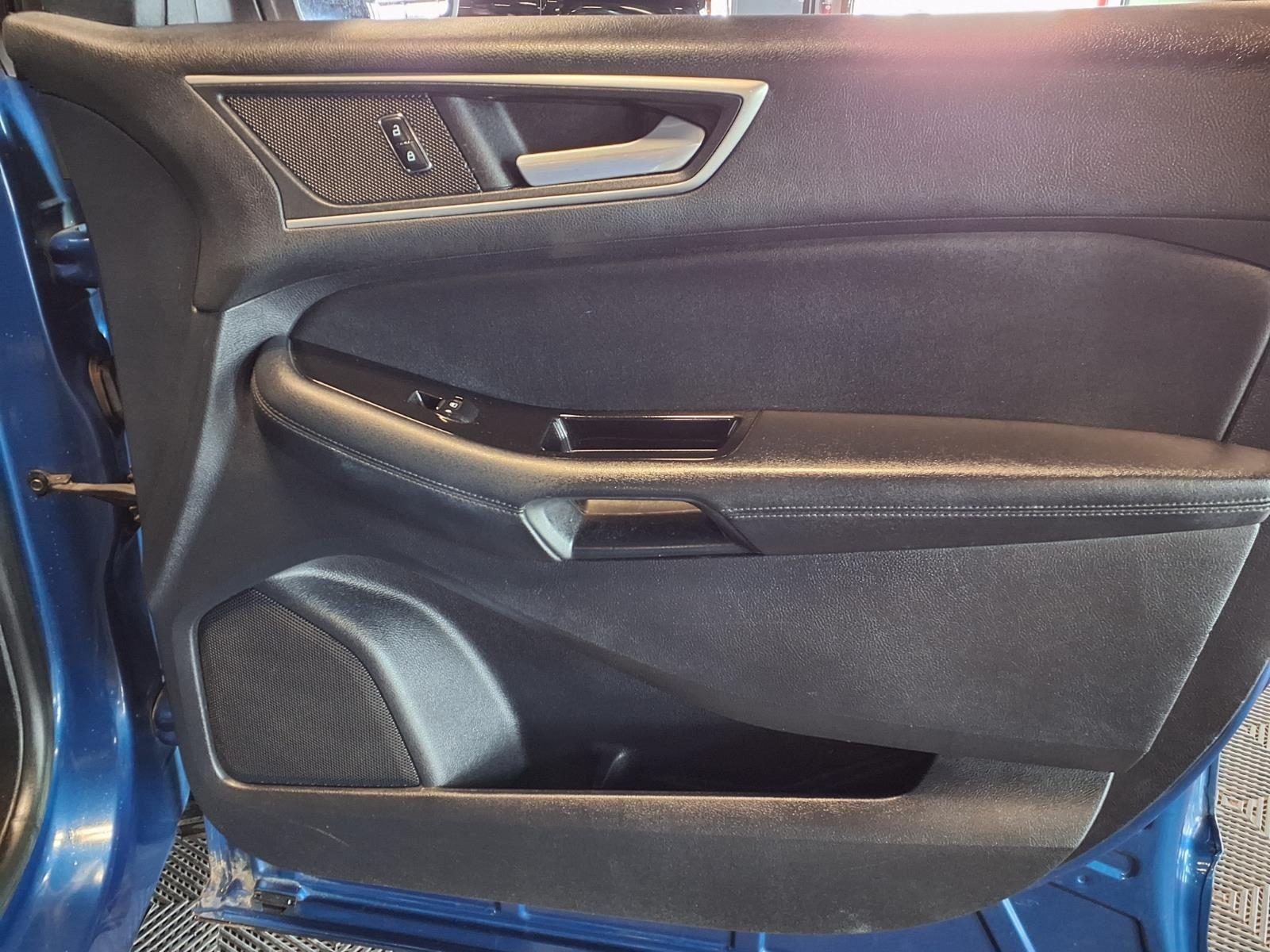 2020 Ford Edge SEL - Atlas Blue Metallic exterior view 12