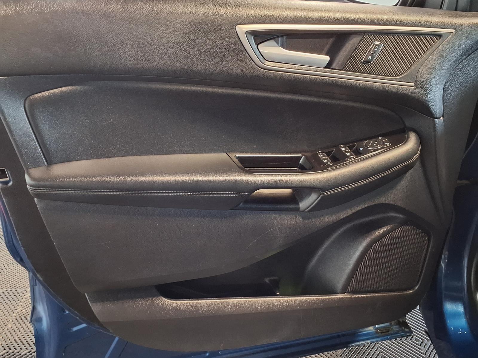 2020 Ford Edge SEL - Atlas Blue Metallic exterior view 16