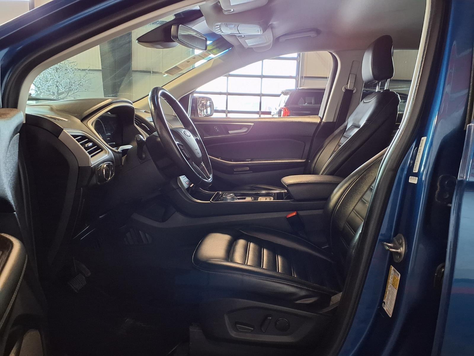 2020 Ford Edge SEL - Atlas Blue Metallic exterior view 17