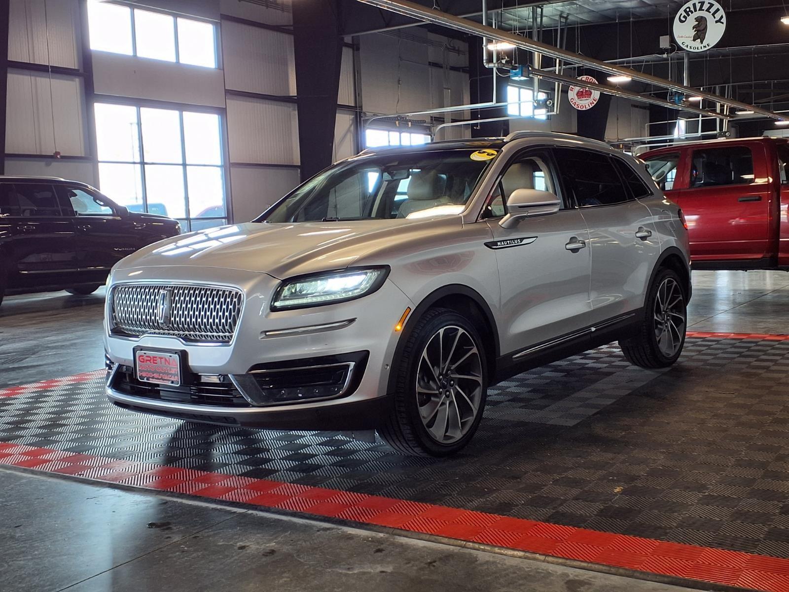 2019 Lincoln Nautilus Reserve - Ingot Silver Metallic exterior view 3