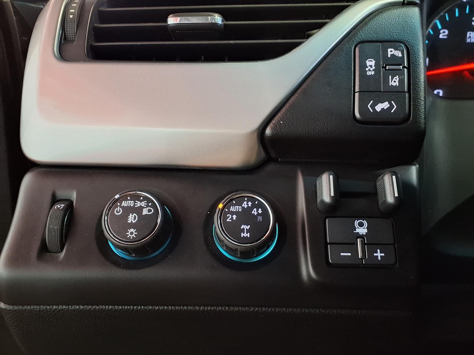 2015 Chevrolet Tahoe LTZ - Tungsten Metallic exterior view 19