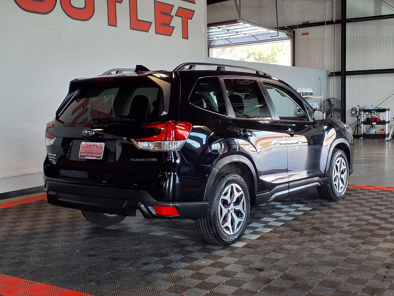 2024 Subaru Forester Premium - Crystal Black Silica exterior view 8