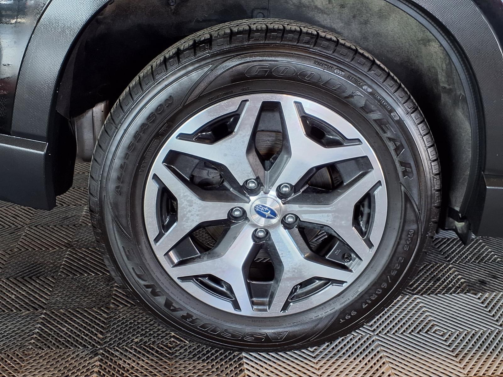 2024 Subaru Forester Premium - Crystal Black Silica exterior view 9