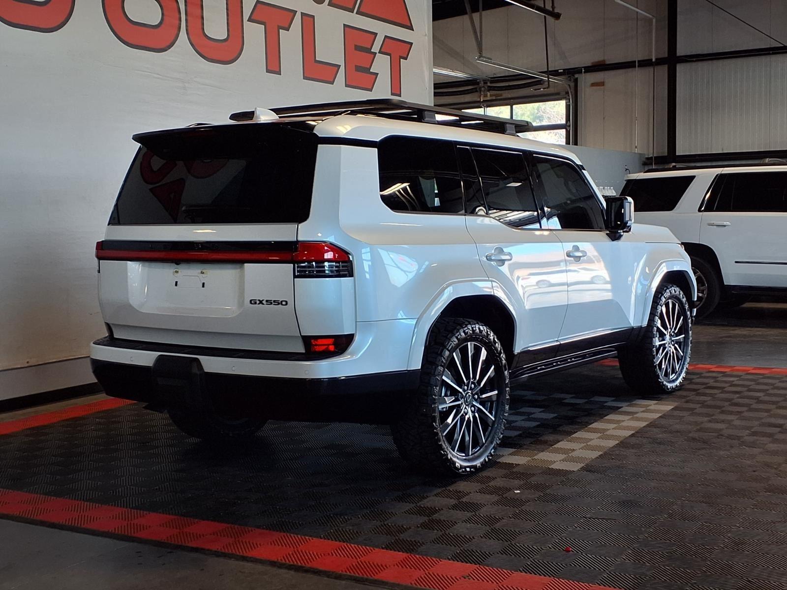 2025 Lexus GX GX 550 Luxury+ - Eminent White Pearl exterior view 6