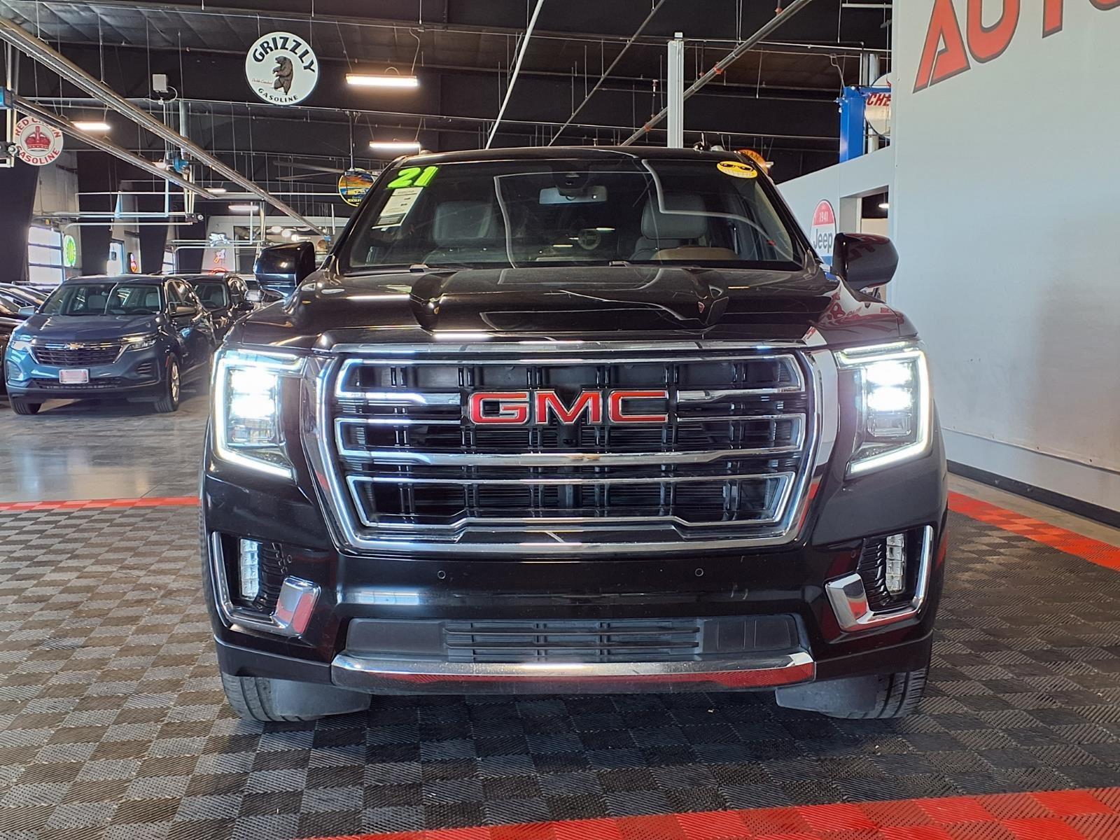 2021 GMC Yukon XL SLT - Onyx Black exterior view 2