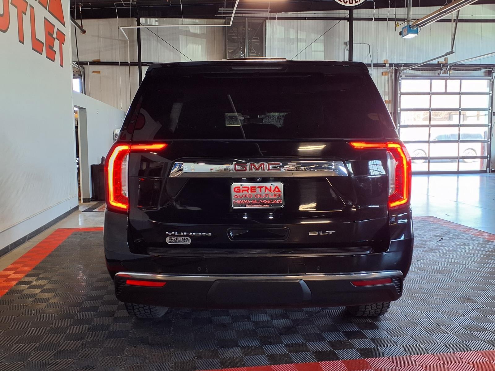 2021 GMC Yukon XL SLT - Onyx Black exterior view 5