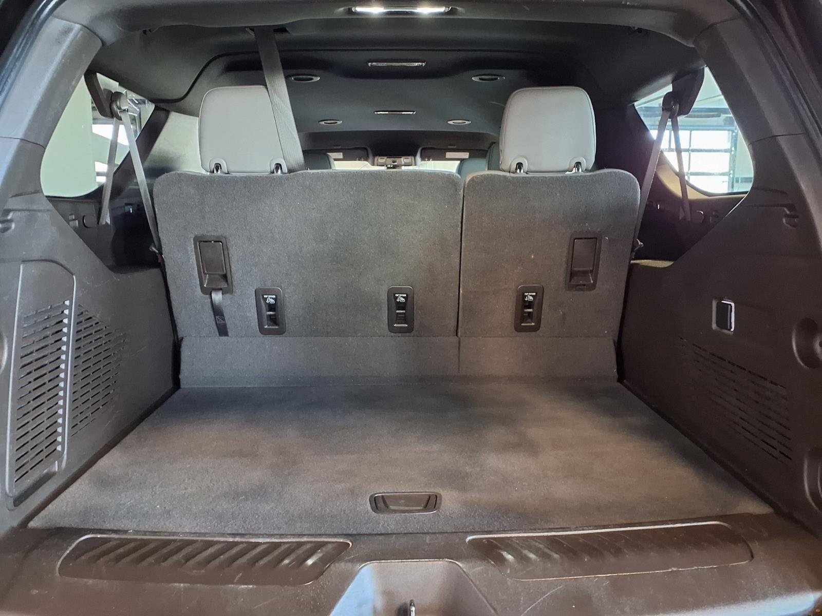 2021 GMC Yukon XL SLT - Onyx Black exterior view 6