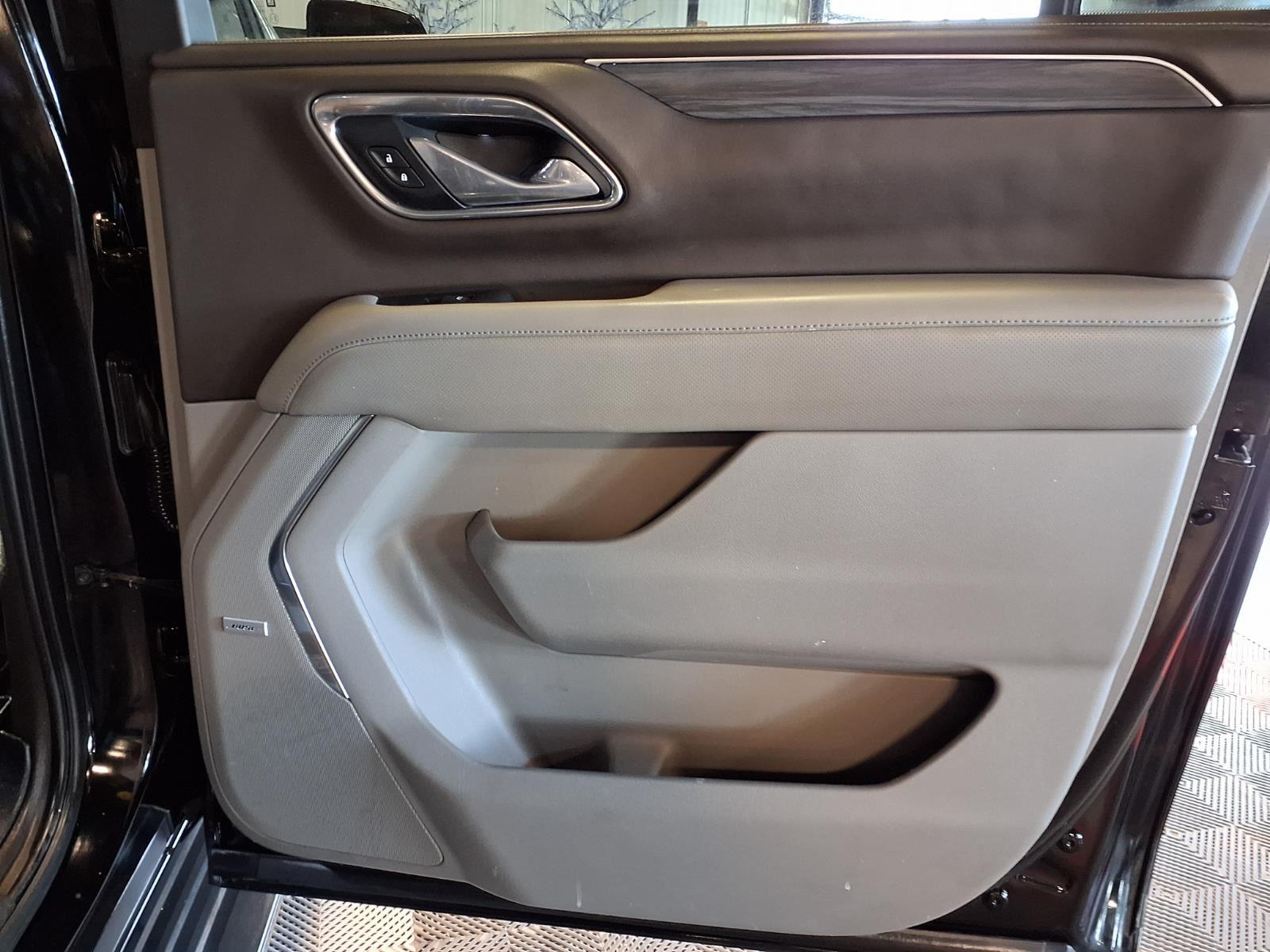 2021 GMC Yukon XL SLT - Onyx Black exterior view 12