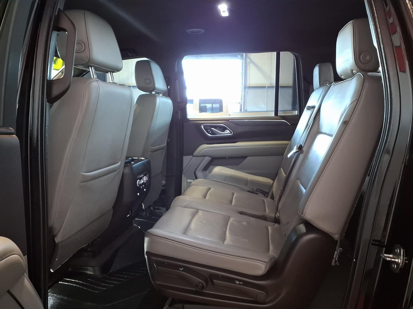 2021 GMC Yukon XL SLT - Onyx Black exterior view 16