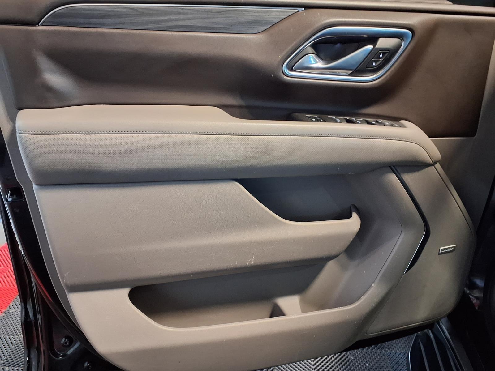 2021 GMC Yukon XL SLT - Onyx Black exterior view 19