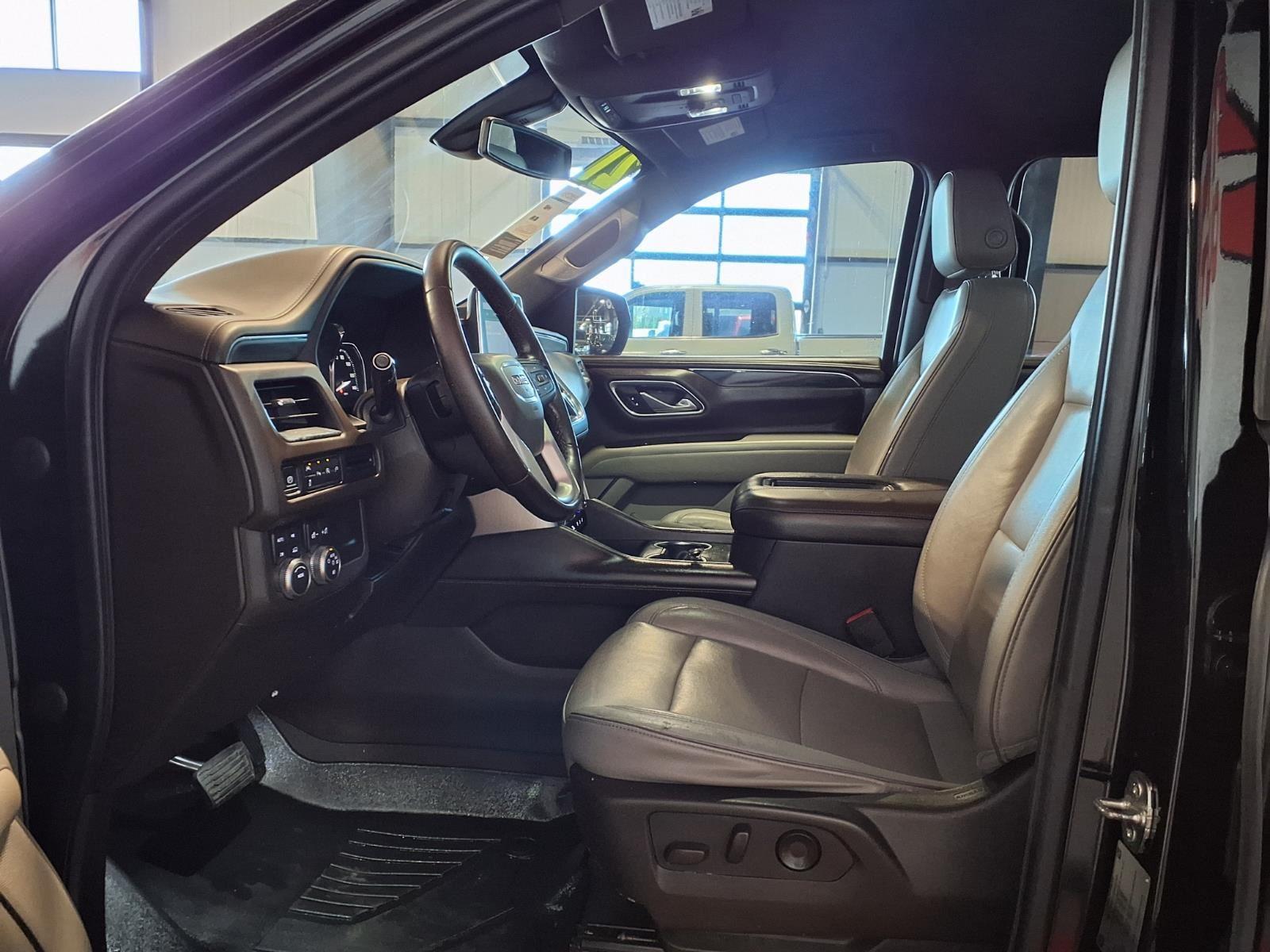 2021 GMC Yukon XL SLT - Onyx Black exterior view 20