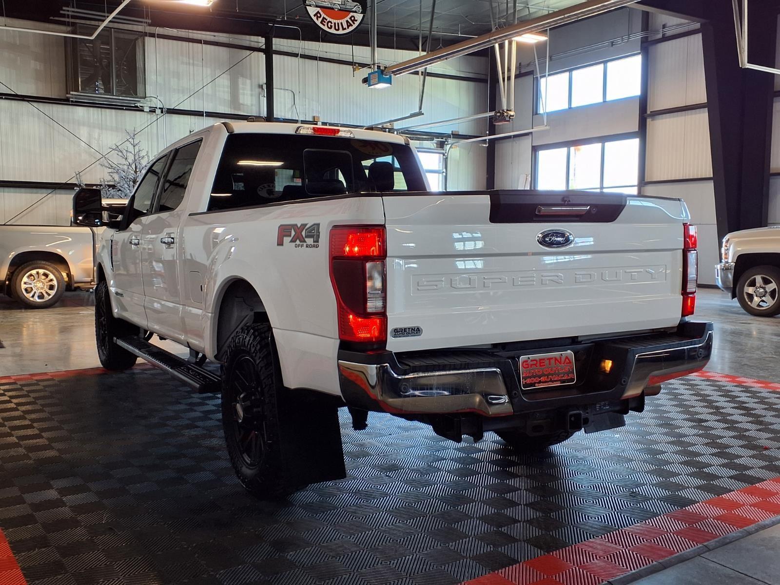 2021 Ford Super Duty F-250 SRW LARIAT - Oxford White exterior view 4