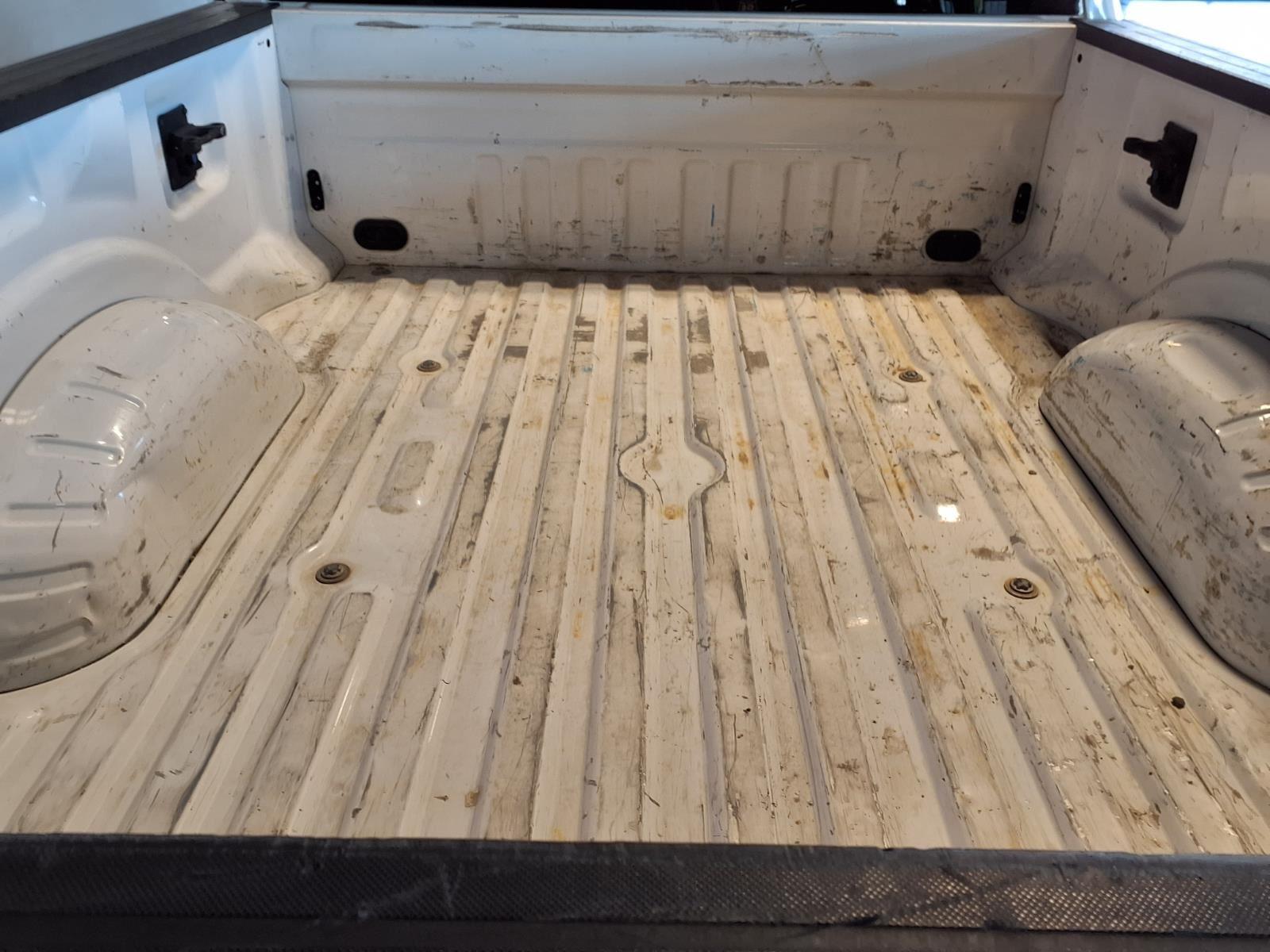 2021 Ford Super Duty F-250 SRW LARIAT - Oxford White exterior view 6