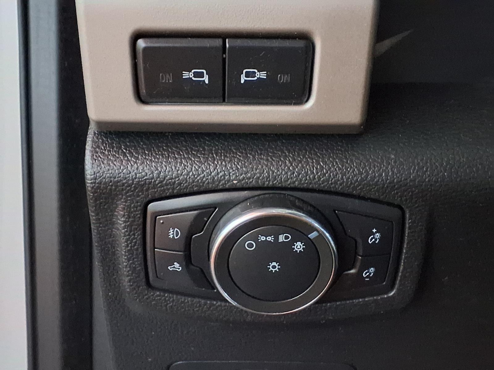 2021 Ford Super Duty F-250 SRW LARIAT - Oxford White exterior view 19