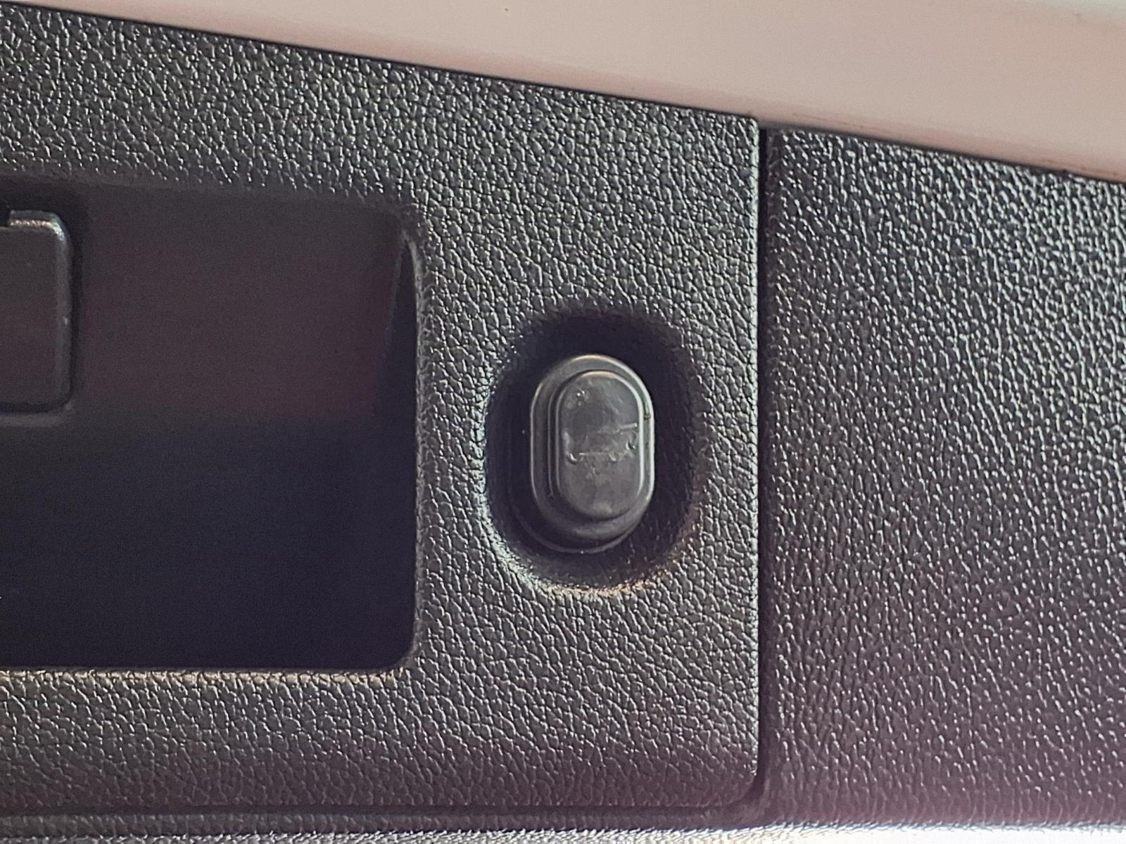 2018 GMC Yukon SLT - Summit White exterior view 7