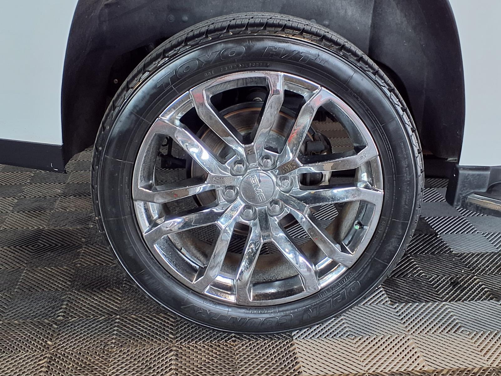 2018 GMC Yukon SLT - Summit White exterior view 9