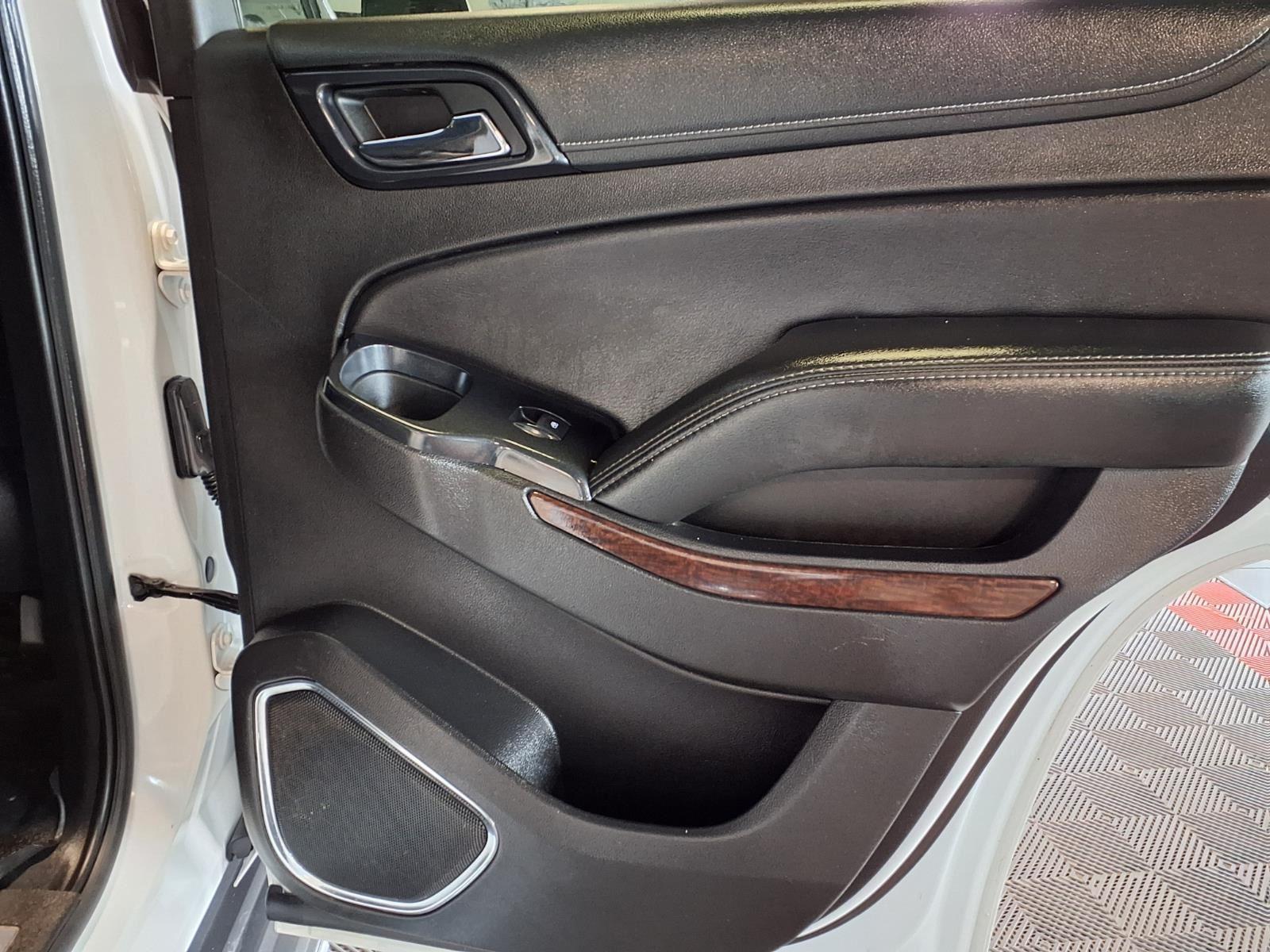 2018 GMC Yukon SLT - Summit White exterior view 12