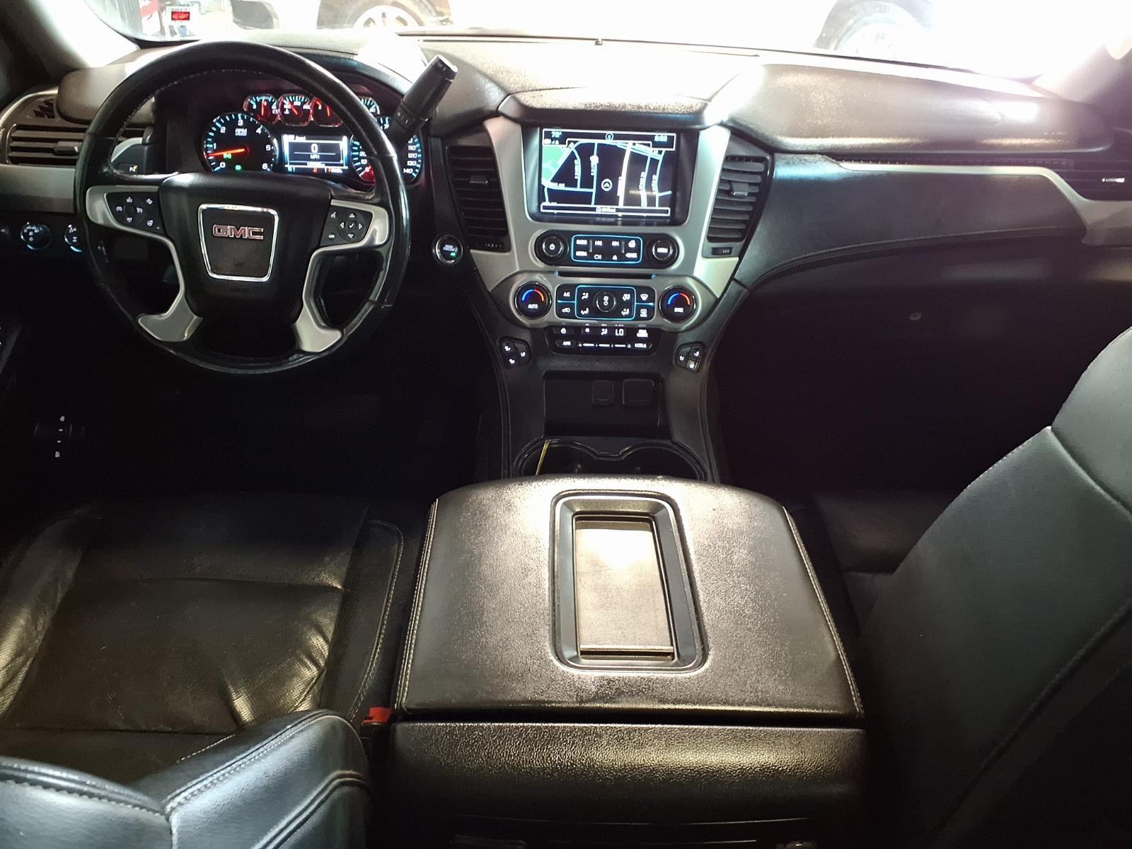 2018 GMC Yukon SLT - Summit White exterior view 19
