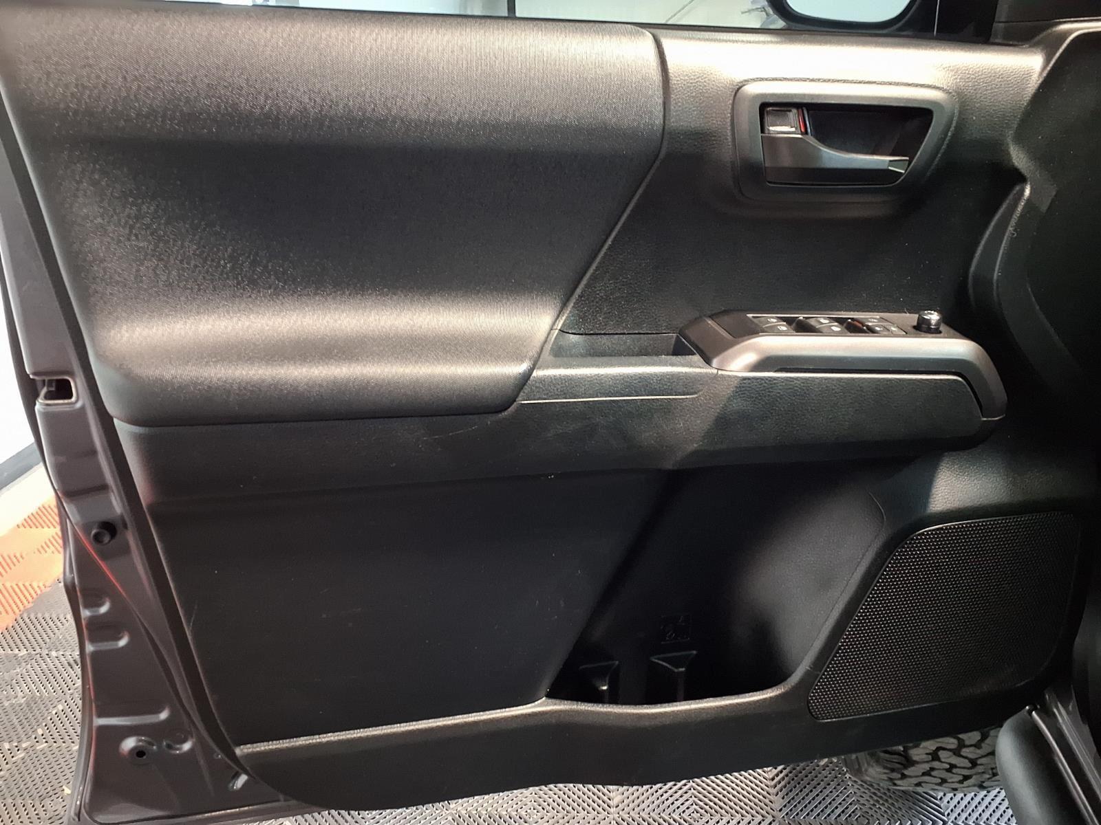 2017 Toyota Tacoma SR5 - Magnetic Gray Metallic exterior view 15