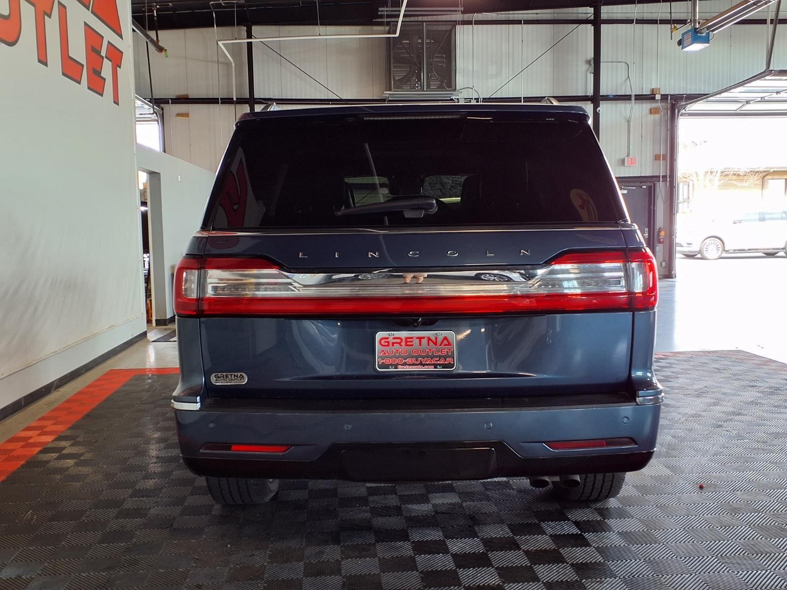 2020 Lincoln Navigator Reserve - Blue Diamond exterior view 5