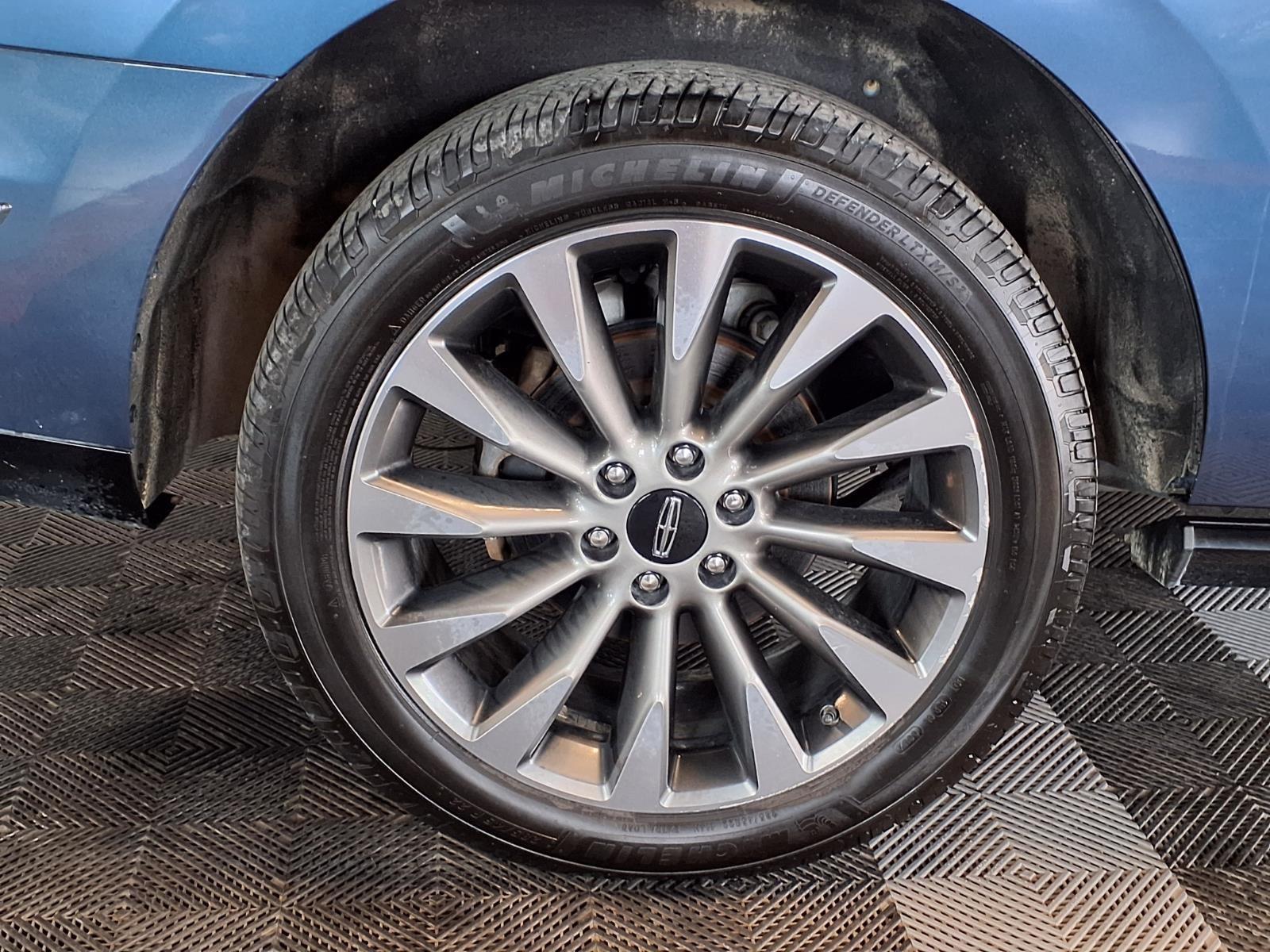 2020 Lincoln Navigator Reserve - Blue Diamond exterior view 9