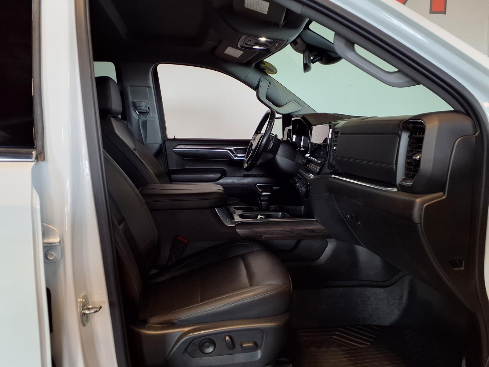 2023 Chevrolet Silverado 1500 LTZ - Summit White exterior view 11